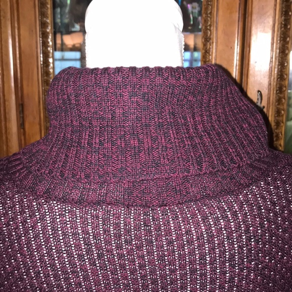 IN San Fransisco black and maroon cut out sweater - Picture 8 of 8